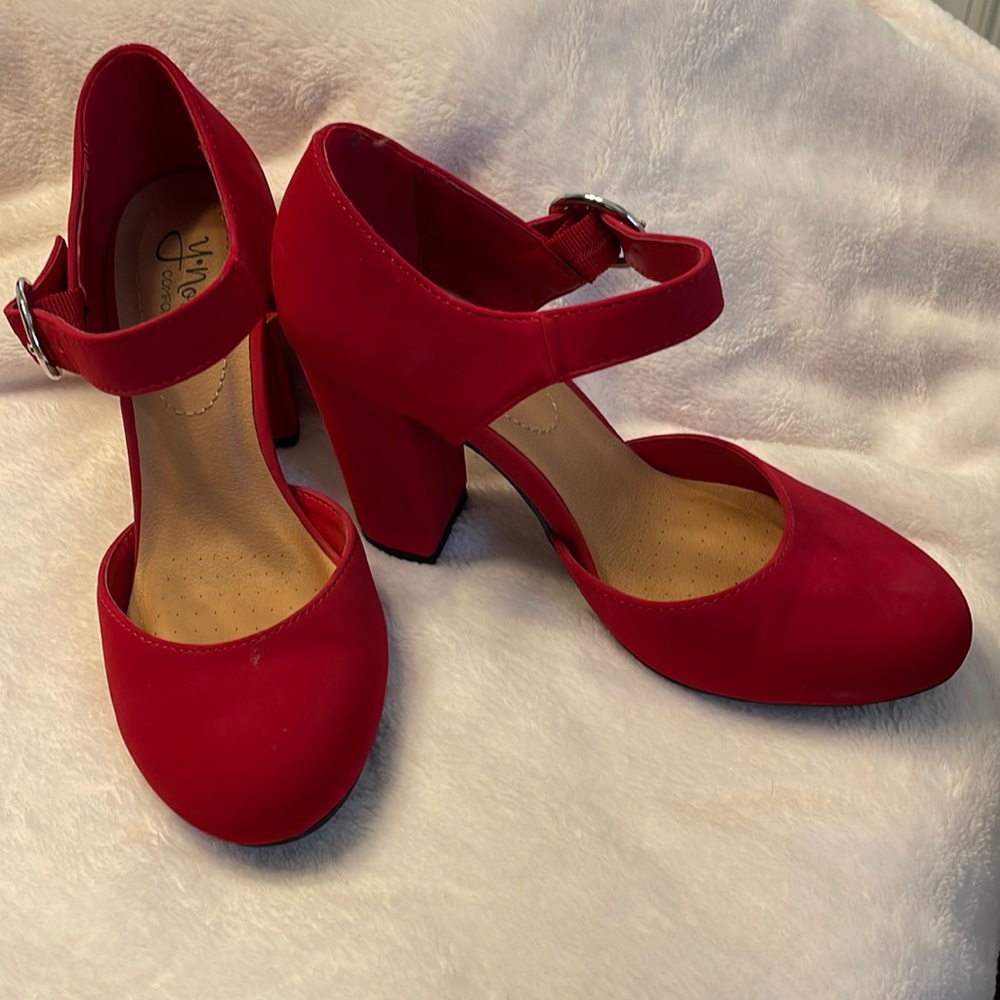 Bought but never worn Womens Red Suede Y-not size 5 1/2 heels